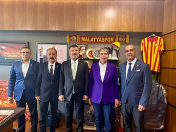 TBMM ziyareti kapsamında kurultay taleplerinin iletildiği görüşmeden fotoğraf